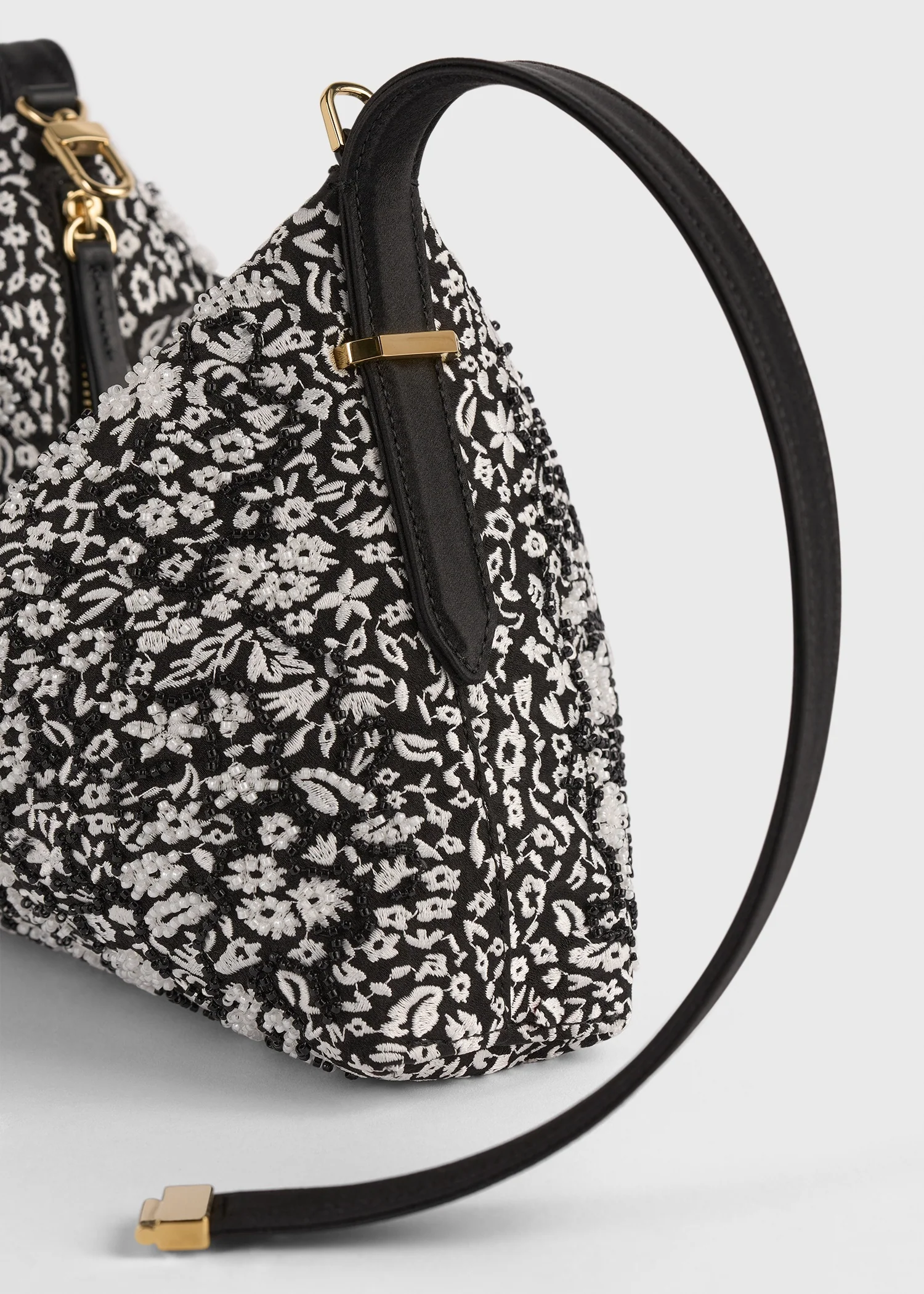 Bevel floral wristlet black/white - Image 6