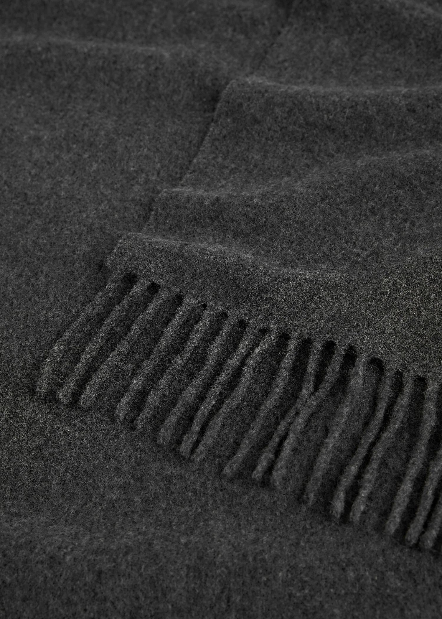 Classic wool scarf dark grey mélange - Image 4