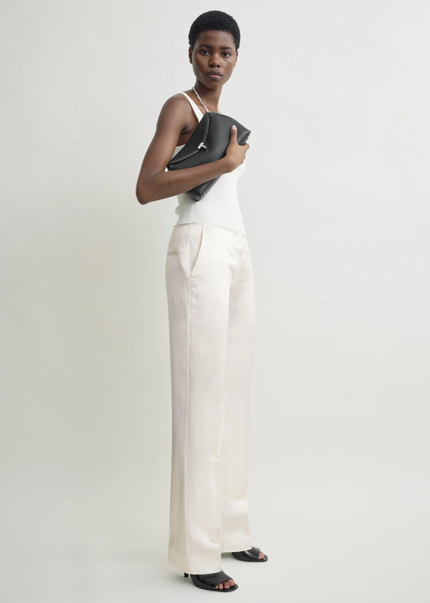 T-lock grained-leather clutch black - Image 3